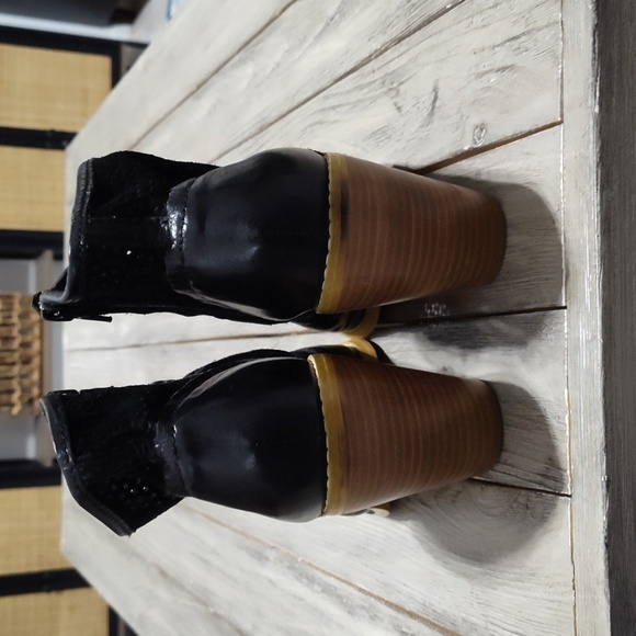 Saks Fifth Avenue Joey Leather Ankle Boots Size 7.5 - Picture 7 of 12